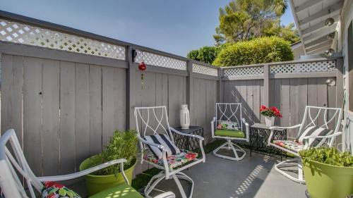 Camelback East House | Designer Condo in Hip Zen Yard Midtown Phoenix