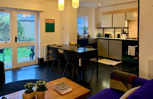 Bow Apartment | Designer, cosy garden flat in East End/pet friendly, great locale/Abba