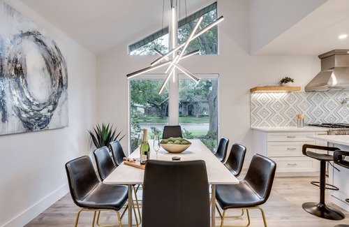 Lake Highlands House | Designer Dallas Oasis!Central Location!Pool! BBQ! Firepit!Minigolf!