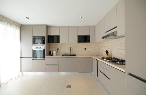 Dubai House | Designer Furnished Villa with Luxury Finishes in Springs 14