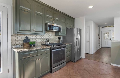 Roseland House | Designer Home w/Incredible Views, Sleeps 16