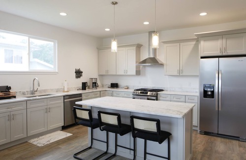 Chattanooga House | Designer Home 5 beds 4BR Jetted Tub 10 mins Chattanooga DT Perfect for families!
