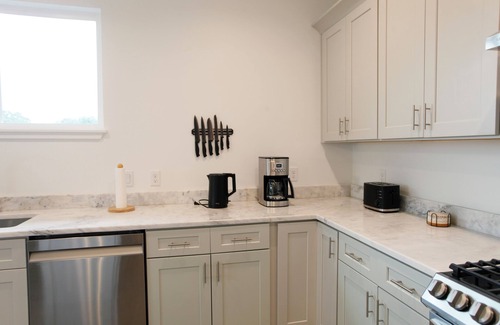 Chattanooga House | Designer Home 5 beds 4BR Jetted Tub 10 mins Chattanooga DT Perfect for families!