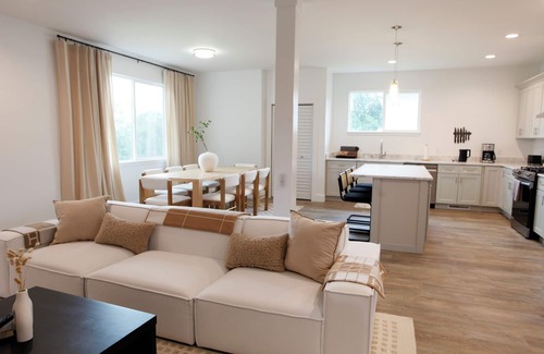 Chattanooga House | Designer Home 5 beds 4BR Jetted Tub 10 mins Chattanooga DT Perfect for families!
