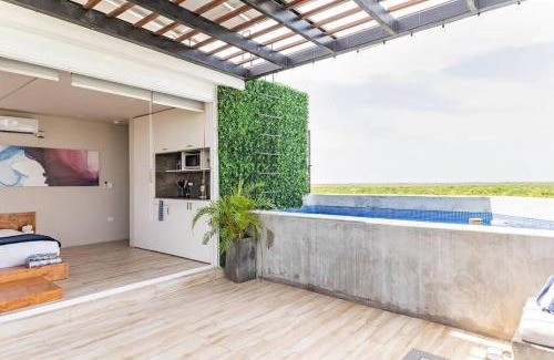Ekbalan Apartment | Designer Penthouse - Rooftop Pool & Jungle View