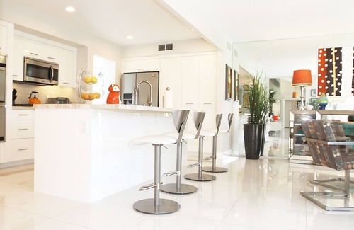 Twin Palms House | Designer Style And Comfort With Privacy and Huge Pool!