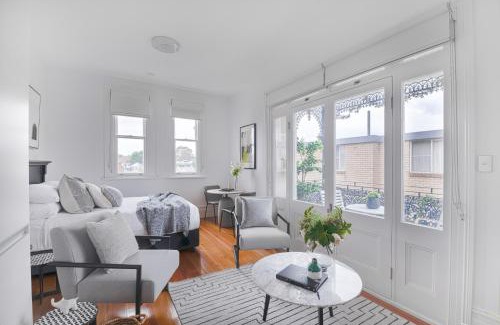 Glebe Apartment | Designer Styled Studio in Central Trendy Glebe
