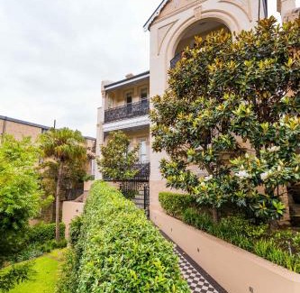 Glebe Apartment | Designer Styled Studio in Central Trendy Glebe