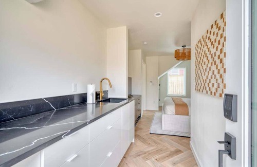 Alberta Arts District House | Designer Townhome in Alberta Arts + In-Law Suite