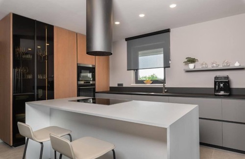 Sumber Villa | Designer Villa La Guardia wt pool, sauna, jacuzzi