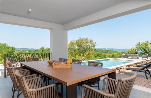 Sumber Villa | Designer Villa La Guardia wt pool, sauna, jacuzzi