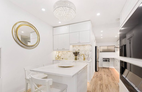 Grandview-Woodland House | Desirable Private 2 bedroom Suite near Downtown