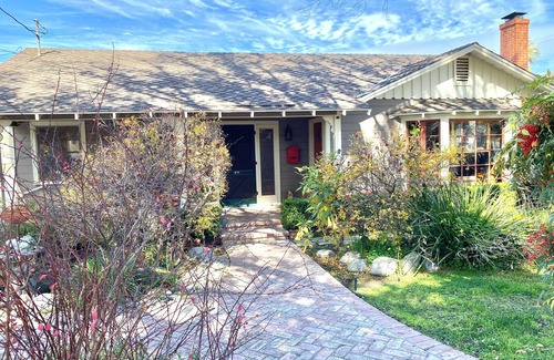South Redlands House | Desirable South Redlands Spacious Home with Pool!