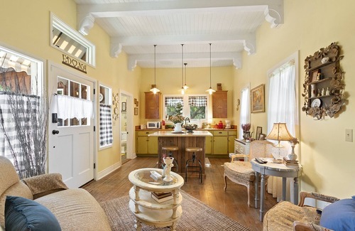 San Luis Obispo Cottage | DeSolina Cottage in the middle of Edna Valley Wine Country.