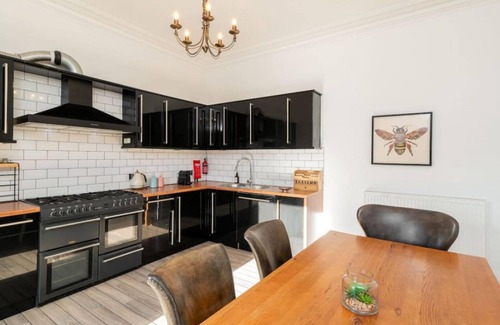 Central Aberdeen Apartment | Desswood Aberdeen City Apartment