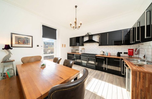 Central Aberdeen Apartment | Desswood Aberdeen City Apartment