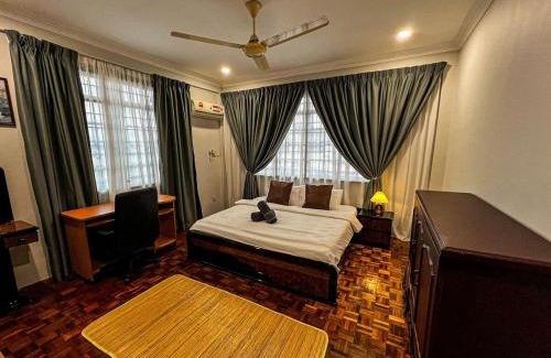 Richmond Hill House | Destiny Guesthouse Kuching Near Airport 4pm checkout