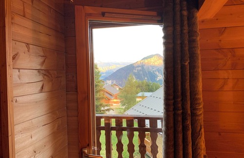 La Toussuire Ski Chalet | Detached Savoyard chalet