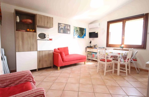 Eden Rock House | Detached vacation home with garden, WiFi, air conditioning, near sandy beach