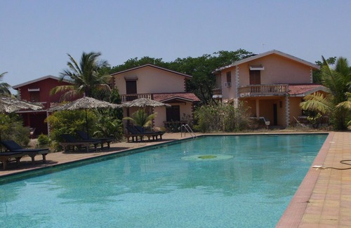 Varca Villa | Detached 2 Bedroom 3 Bathroom en-suite Beach Villa overlooking Swimming Pool