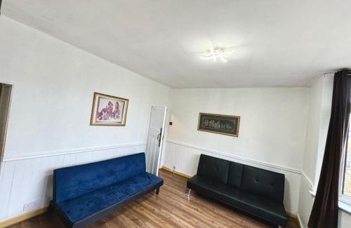 Runnymede House | Detached 4Beds - Windsor Heathrow & London Access