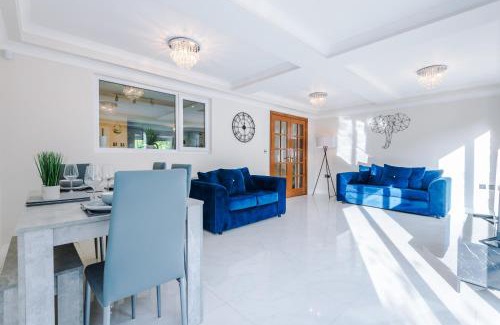 Ellenbrook House | Detached 5 bed House in Worsley Manchester