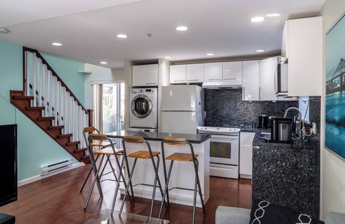 Renfrew-Collingwood House | Detached and Spacious Guest House in Central Vancouver!