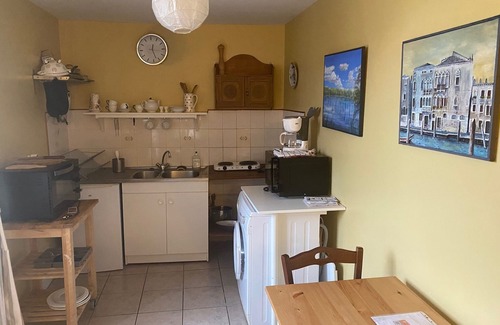 Les Alluets-le-Roi Apartment | Detached apartment 35m2 village center (78)