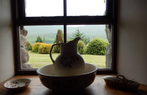 Dolgellau Cottage | Detached authentic Welsh cottage with magnificent views and large mature garden