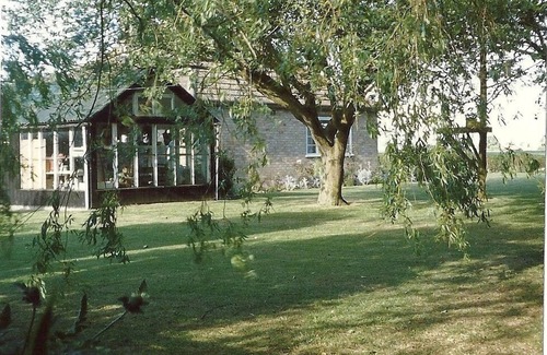 Sutterton House | Detached Bungalow In Large Lawned Garden With Old Orchard. Non-smoking Property