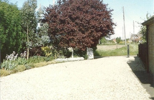 Sutterton House | Detached Bungalow In Large Lawned Garden With Old Orchard. Non-smoking Property