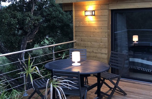 La Londe-les-Maures Ski Chalet | Detached chalet in hillside property - Golf view