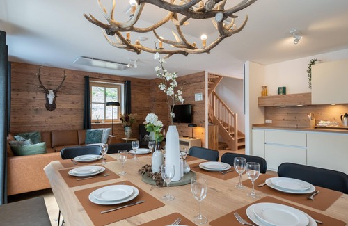Donnersbachwald Ski Chalet | Detached chalet with sauna, hottub & loungeset