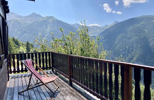 Vallandry Ski Chalet | Detached chalet in the resort - 300 m from the slopes - Pets allowed