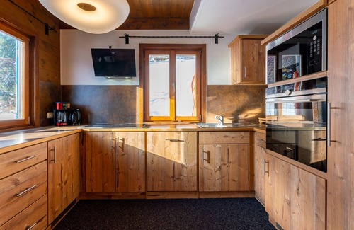 Konigsleiten Ski Chalet | Detached chalet on the slopes of Zillertal Arena