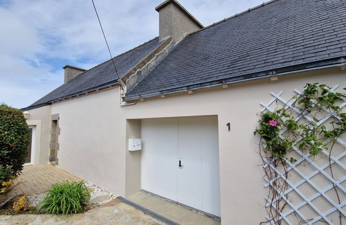 Camaret-sur-Mer House | Detached character house with enclosed garden