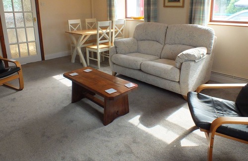 Cresselly House | Detached cottage in delightful rural setting.