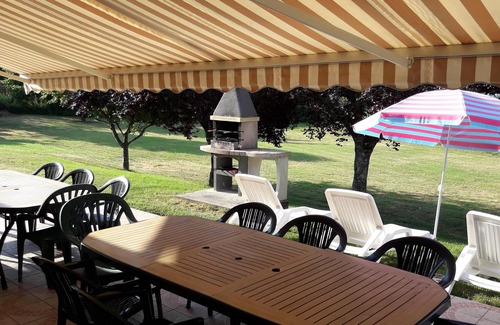 Sainte-Nathalene House | , detached house, heated and secure swimming pool, for 15 people