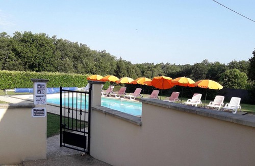 Sainte-Nathalene House | , detached house, heated and secure swimming pool, for 15 people