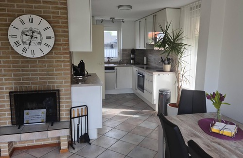 Sint Maarten House | Detached house in a holiday park with a fishing lake