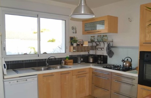 Marsilly House | Detached house with garden near the sea
