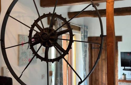 Usk House | Detached ONE LEVEL stone barn (Rowan Cottage)