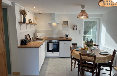 Roz-sur-Couesnon House | Detached stone house - Mt. St. Michel - set on a hill overlooking the bay