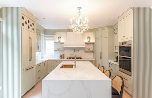 Bronte House | Detached Upscale furnished house steps away from the lake.