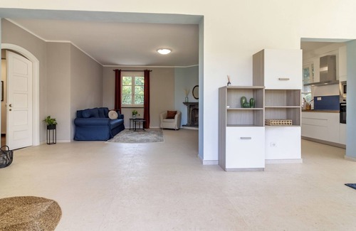 Sarzana Villa | Detached villa, ideal for families/groups with garden, pool and tennis.