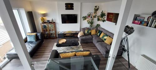 Penrhyn Bay House | Detached with Amazing Sea Views and Hot Tub