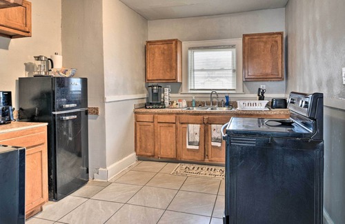 New Center Detroit Apartment | Detroit Apartment - 5 Mi to Downtown!