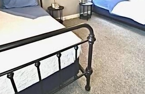 Detroit Apartment | Detroit Oasis-city location with suburban perks