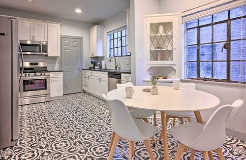 Detroit Apartment | Detroit Vacation Rental: 8 Mi to Downtown!