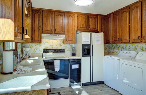 Seven Devils Ski Chalet | Devils Gem Views, Firepit, Wi-Fi, Close to Hiking!